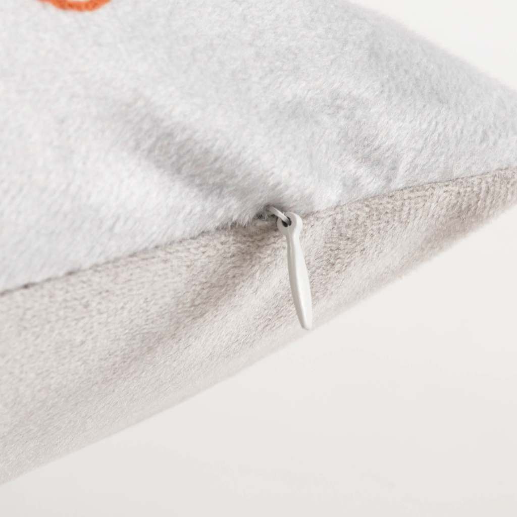 Dekoračná obliečka vyšívaná svetlosivá FOLKY 45x45 cm