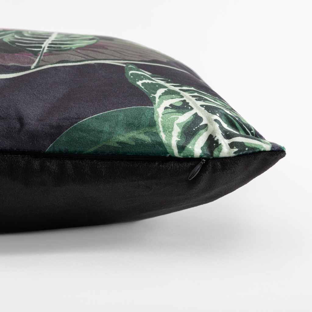 Obliečka na vankúš v listoch čiernej farby MADERA 45x45 cm