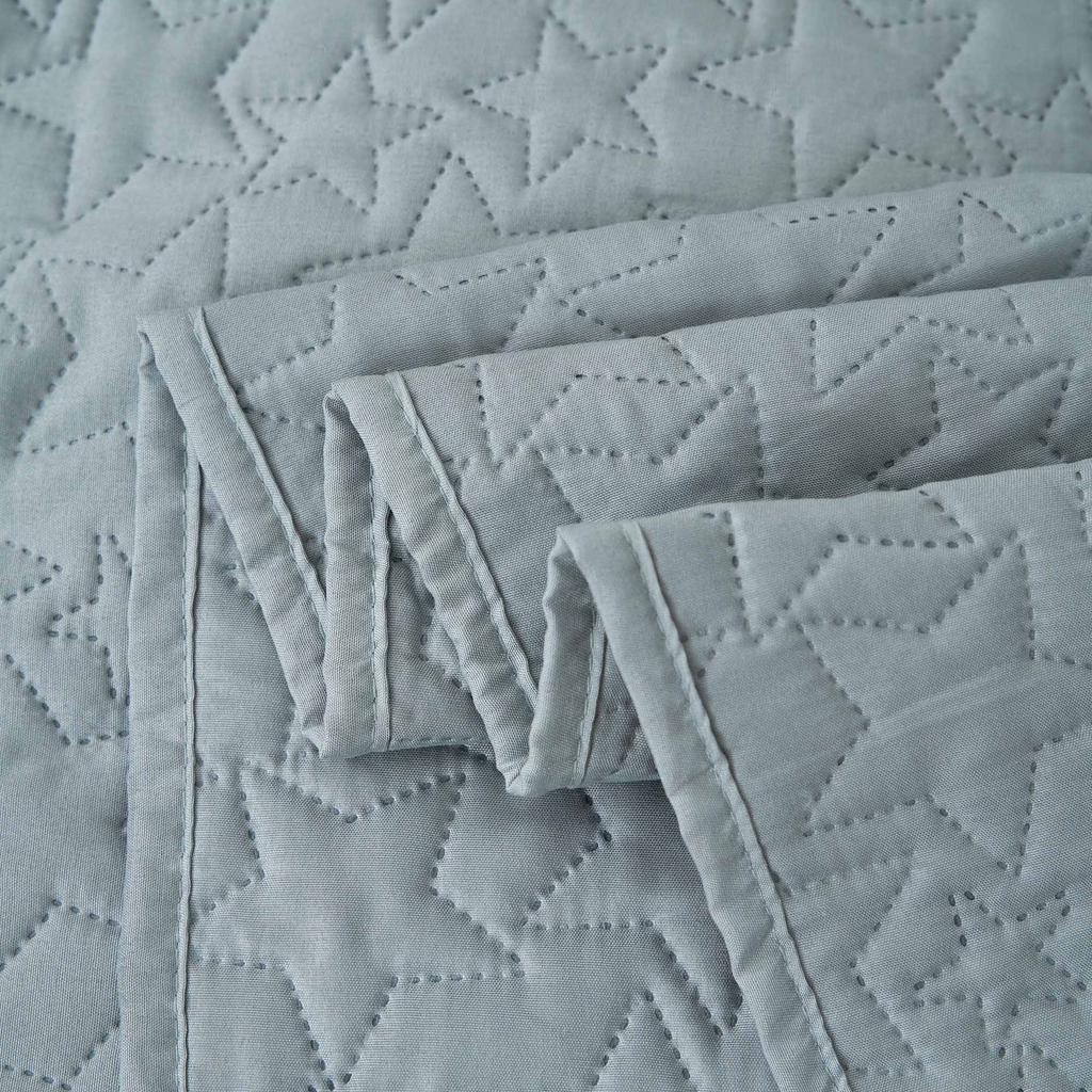 Prehoz na posteľ vo svetlozelenej farbe DABU STAR 140x200 cm