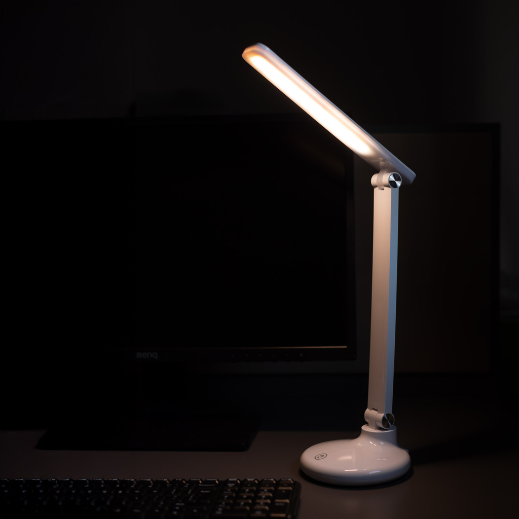 Stolná LED lampa 6W biela nabíjanie cez USB