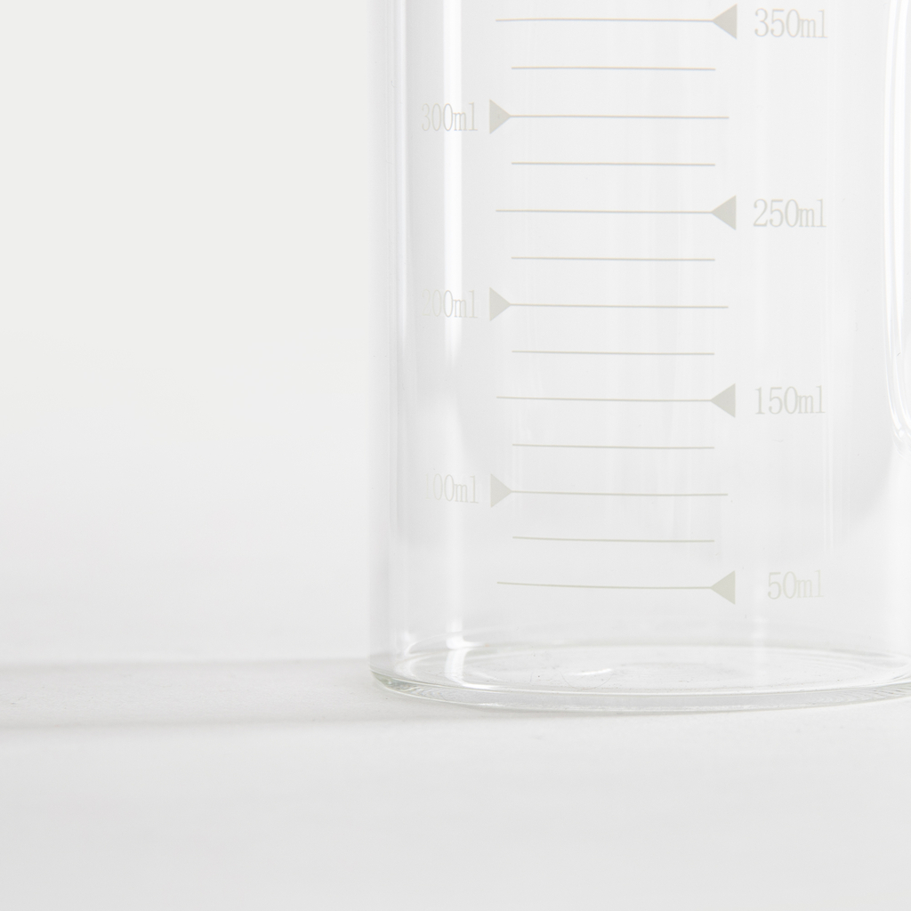 Sklenená nádoba s odmerkou 500 ml