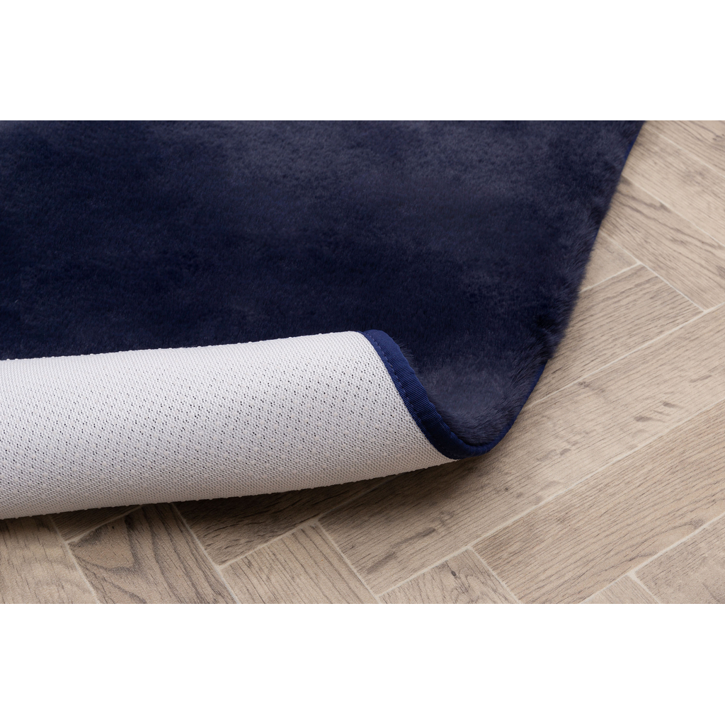 Tmavomodrý koberec s dlhým vlasom MOBAH 53x80 cm