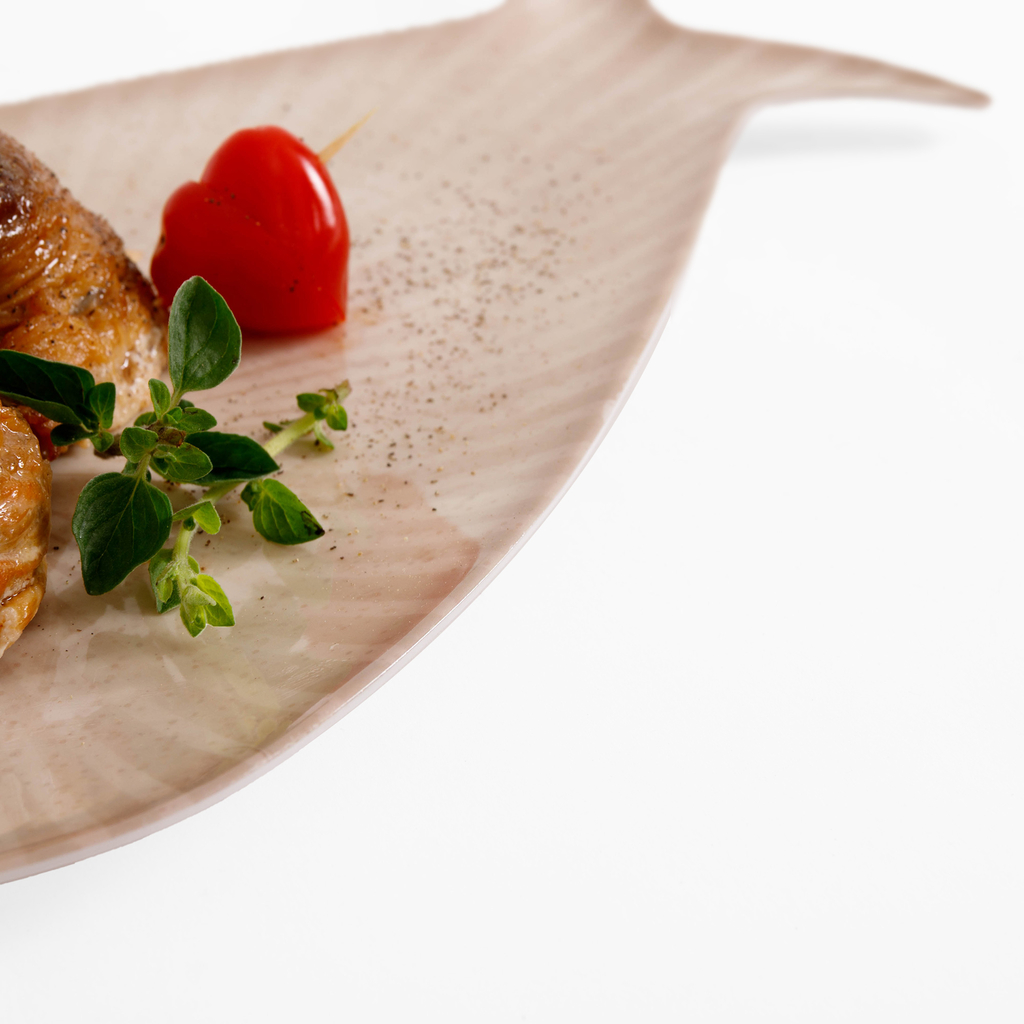 Servírovací tanier z melamínu v tvare ryby 35x18 cm MIX