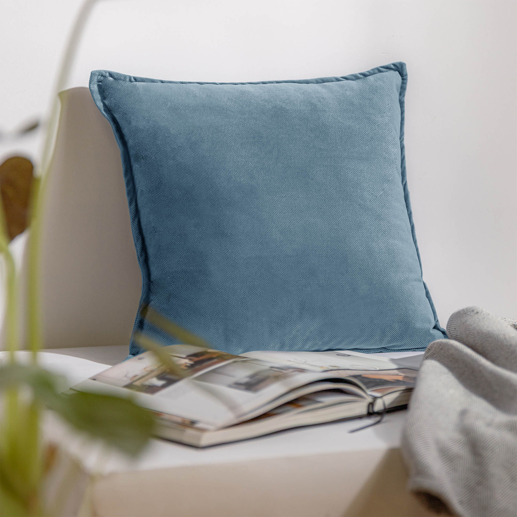 Modrá obliečka na vankúš GIGI 45x45 cm