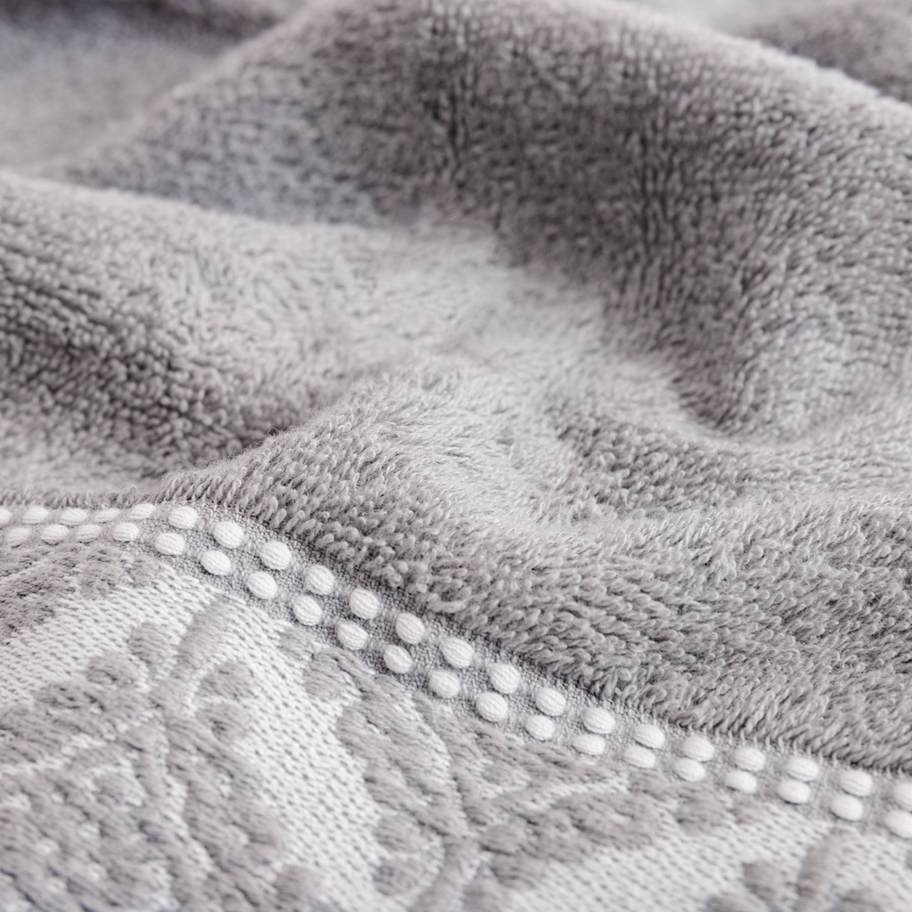 Bavlnený uterák sivo-biely AGADIR 70x140 cm