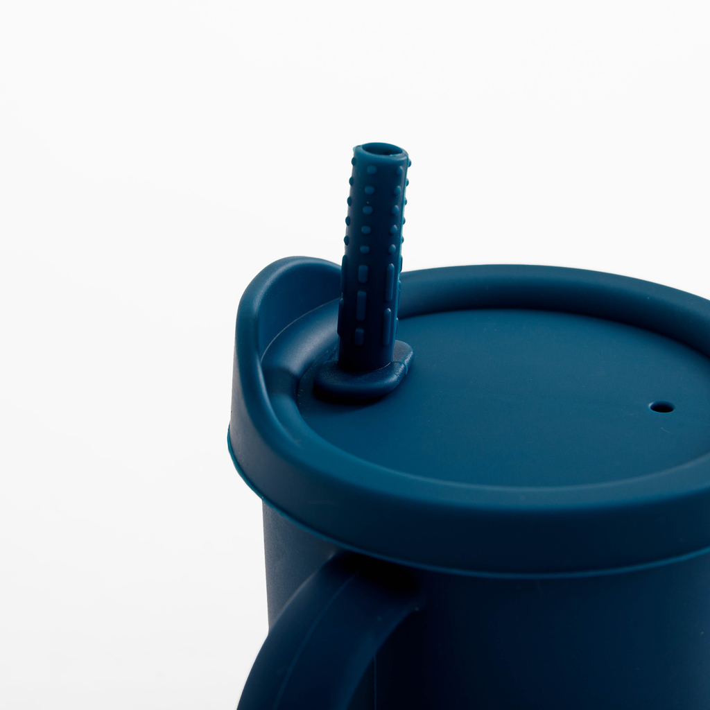 Detský silikónový pohár s vekom a rukoväťami MIX