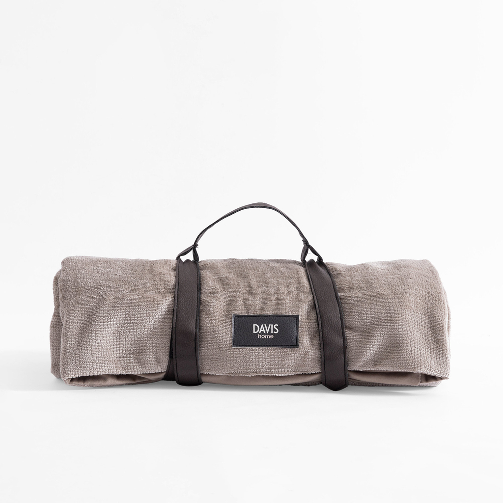 Deka na pohovku vo farbe taupe MICHELLE 138x200 cm