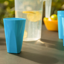 Súprava plastový džbán a 4 modré poháre