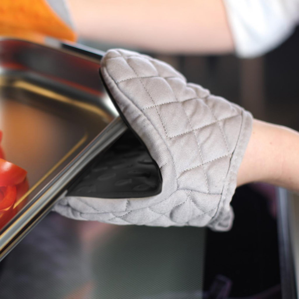 Kuchynská rukavica LIVIO čierno-sivá