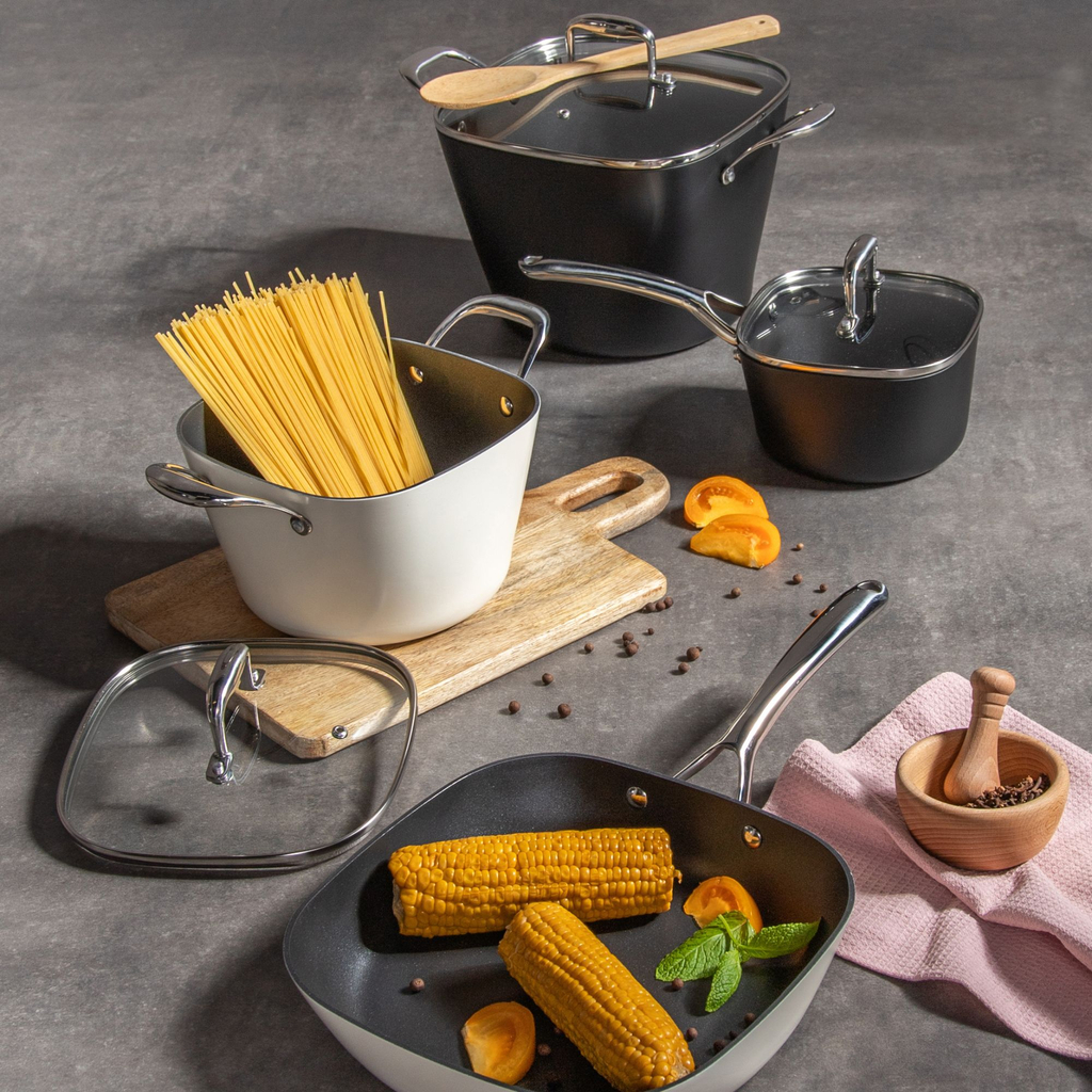 Kastról QUADRATO čierny 1,7 l