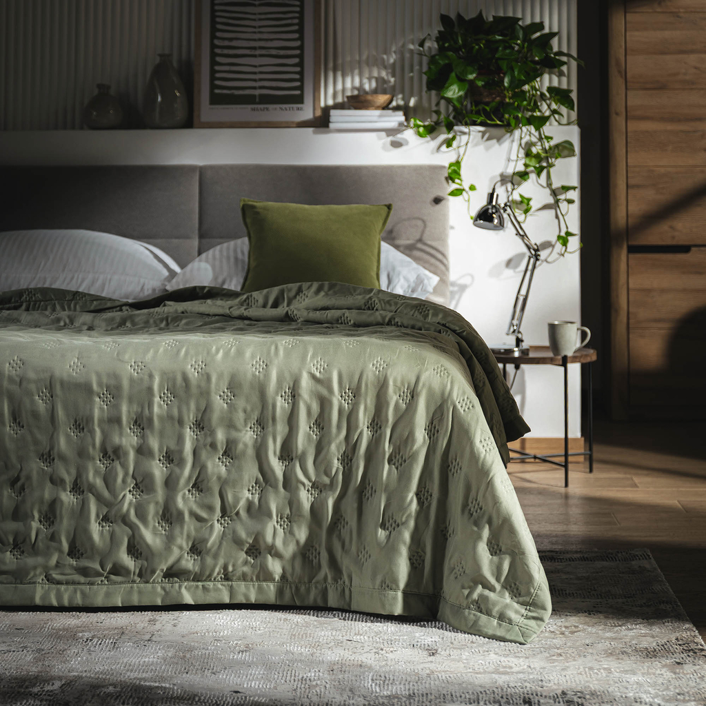 Olivovo zelený prehoz na posteľ CLOUD 220x200 cm