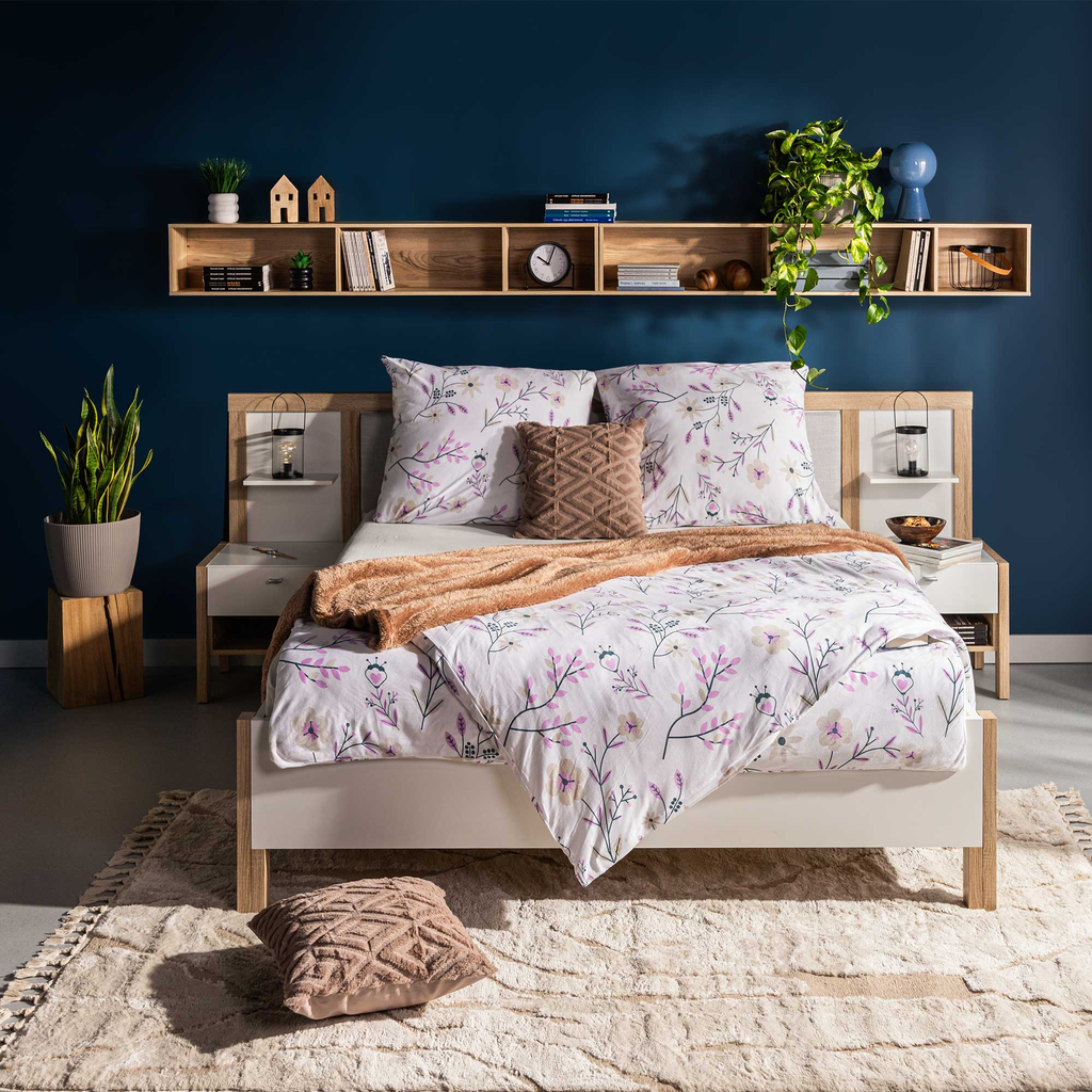 Bavlnená posteľná bielizeň JERSEYLOVE s motívom fialových rastlín 160x200 cm