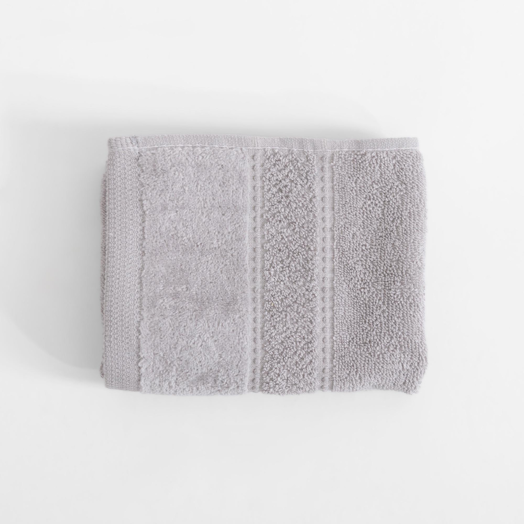 Bavlnený uterák na ruky vo svetlosivej farbe MARIO 30x50 cm