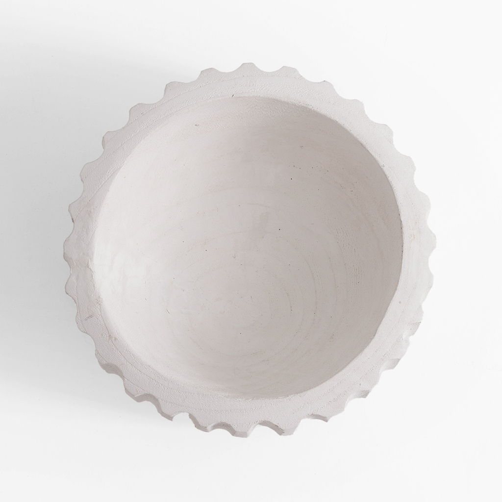 Dekoratívny ryhovaný tanier v bielej farbe 20 cm