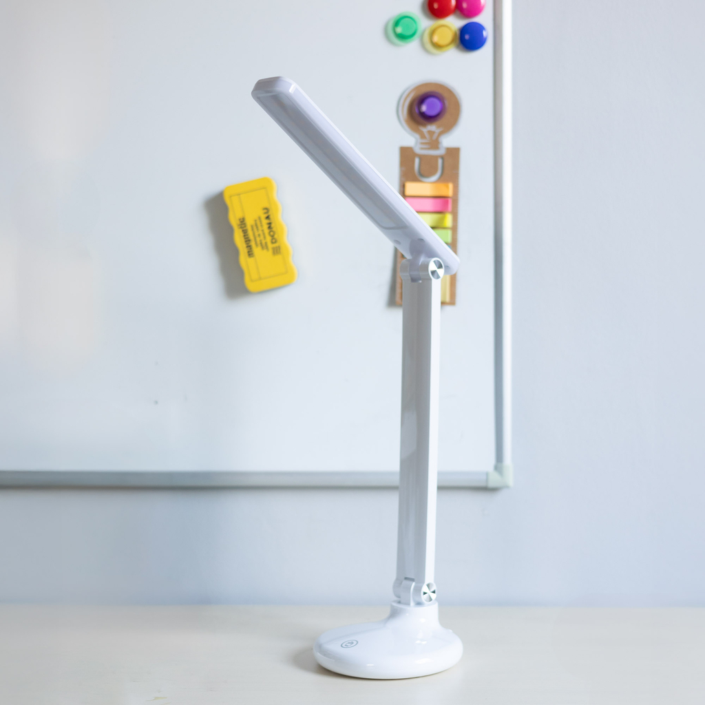 Stolná LED lampa 6W biela nabíjanie cez USB