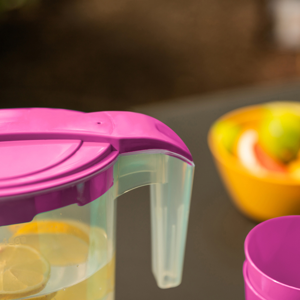 Plastový džbán so 4 pohármi ružový