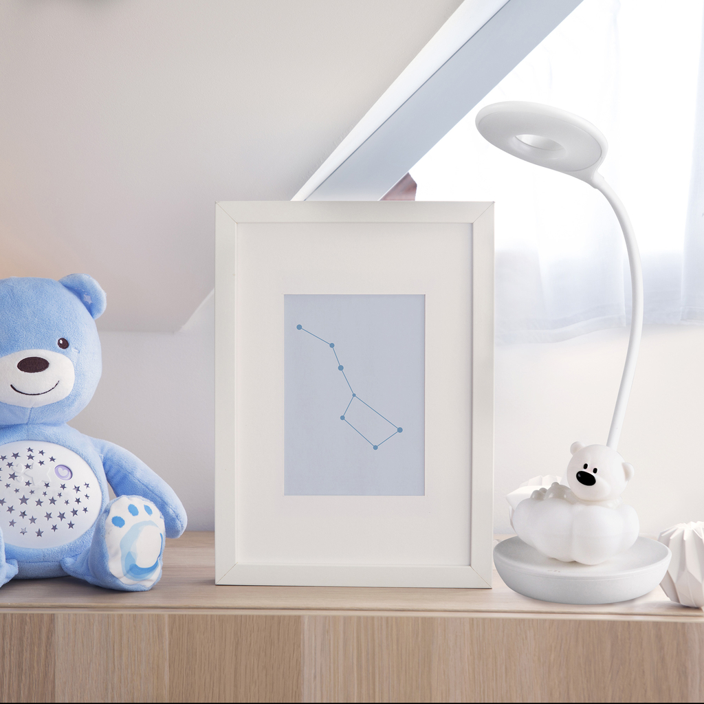 Stolná lampa LED USB MACKO NA OBLÁČIKU