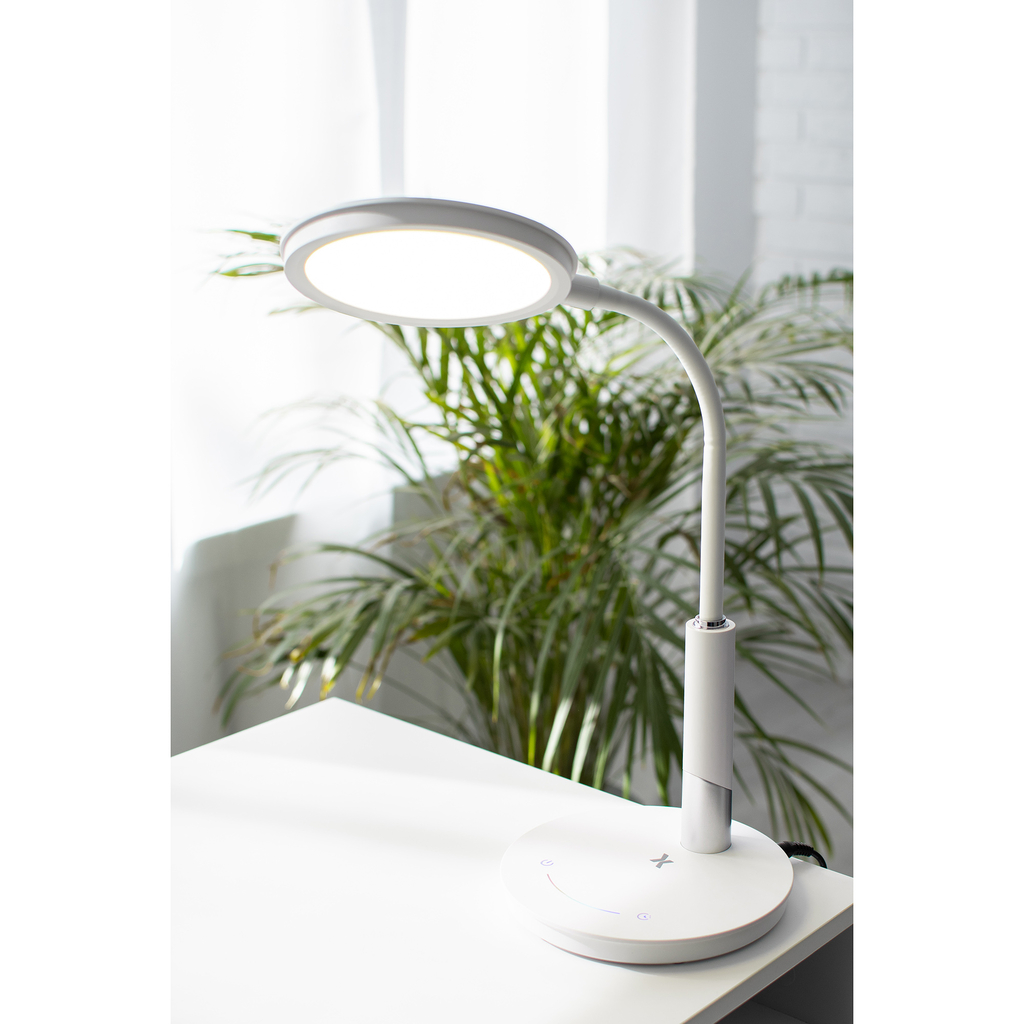 LED stolná lampa PANAMA biela