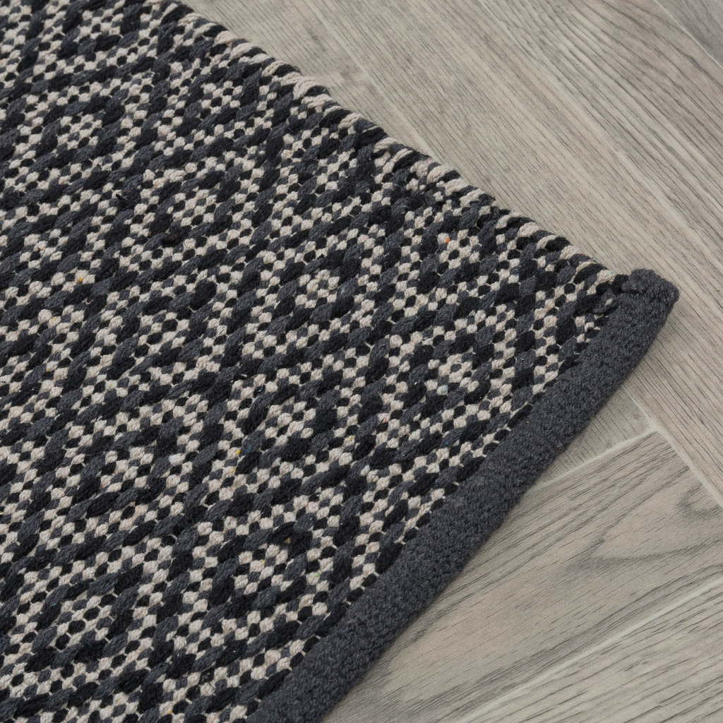 Čierny koberec do predsiene OREBO 80x150 cm