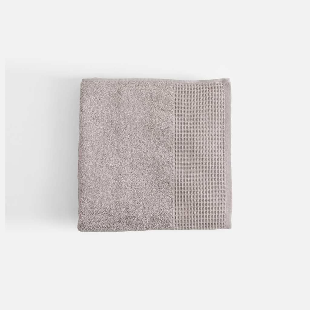 Bavlnený uterák vo svetlosivej farbe 70x140 cm