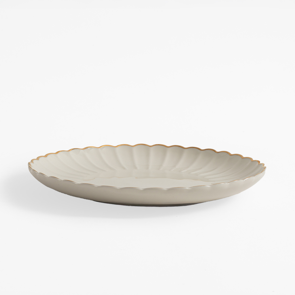 Porcelánový jedálenský tanier ZLATÝ OKRAJ 26,6 cm