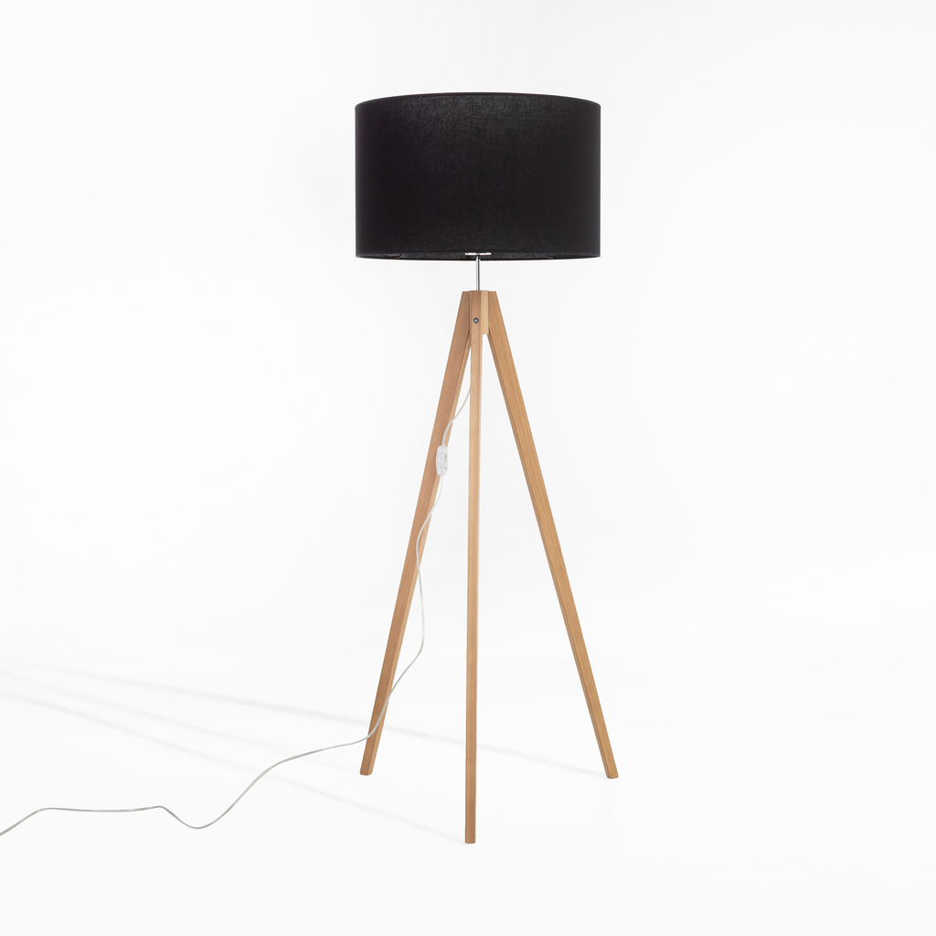 Lampa na drevenom statíve tienidlo čierne TREVISO