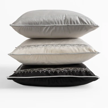 Obliečka na vankúš s motívom slona v bielej farbe DAIRA 45x45 cm