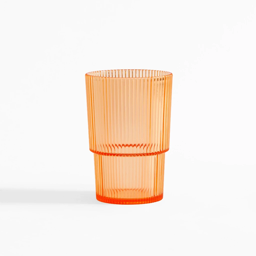 Plastikowy kubek na zimne napoje