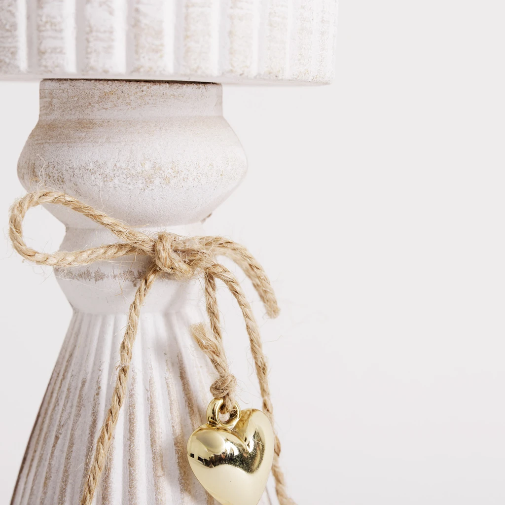 Biały świecznik na jedną świecę