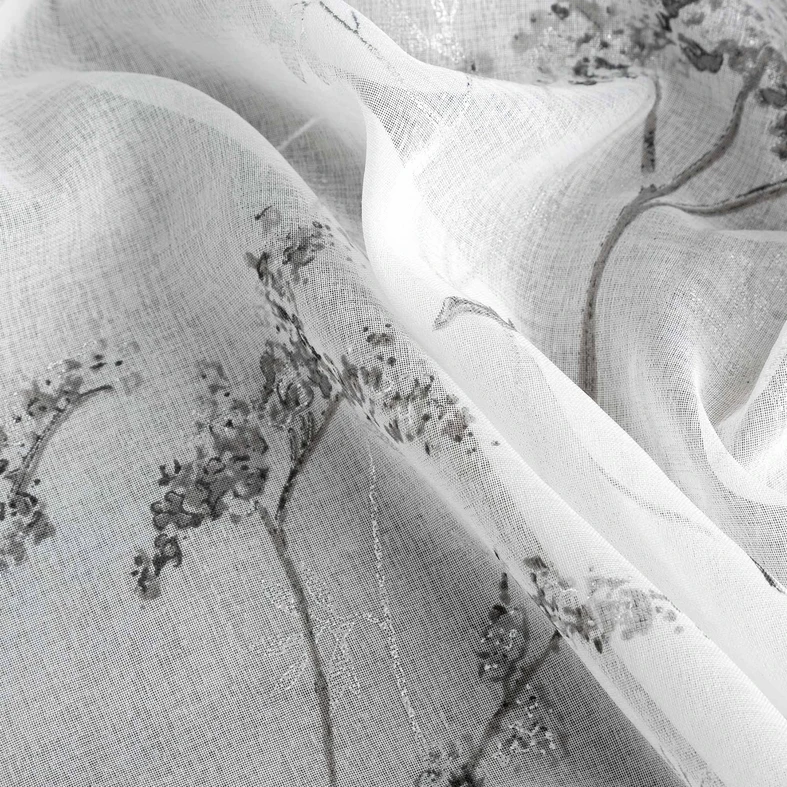 Zasłona na przelotkach do salonu w polne kwiaty