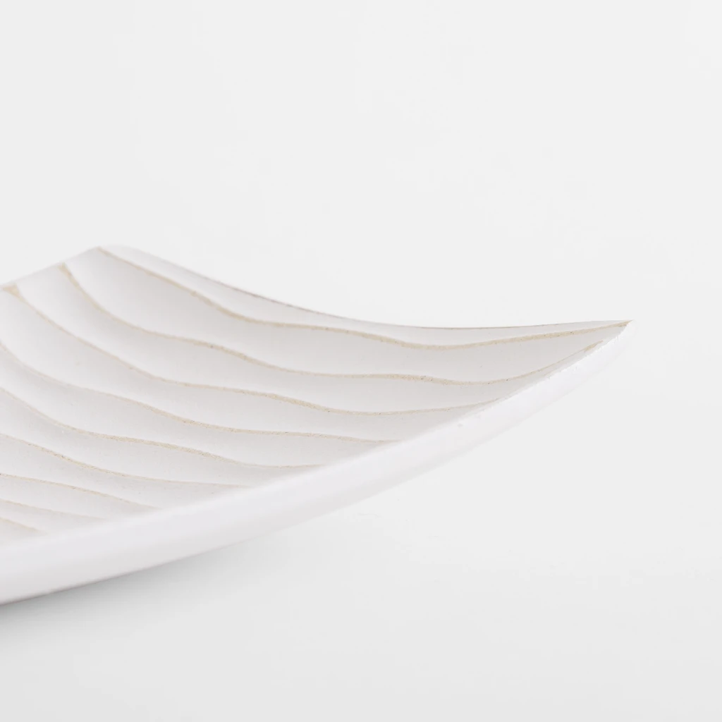 Prostokątny talerz ozdobny falowany