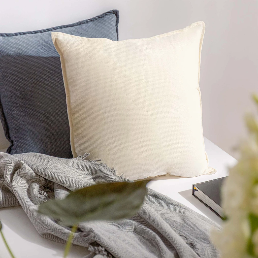 Obliečka na vankúš v krémovej farbe GIGI 45x45 cm