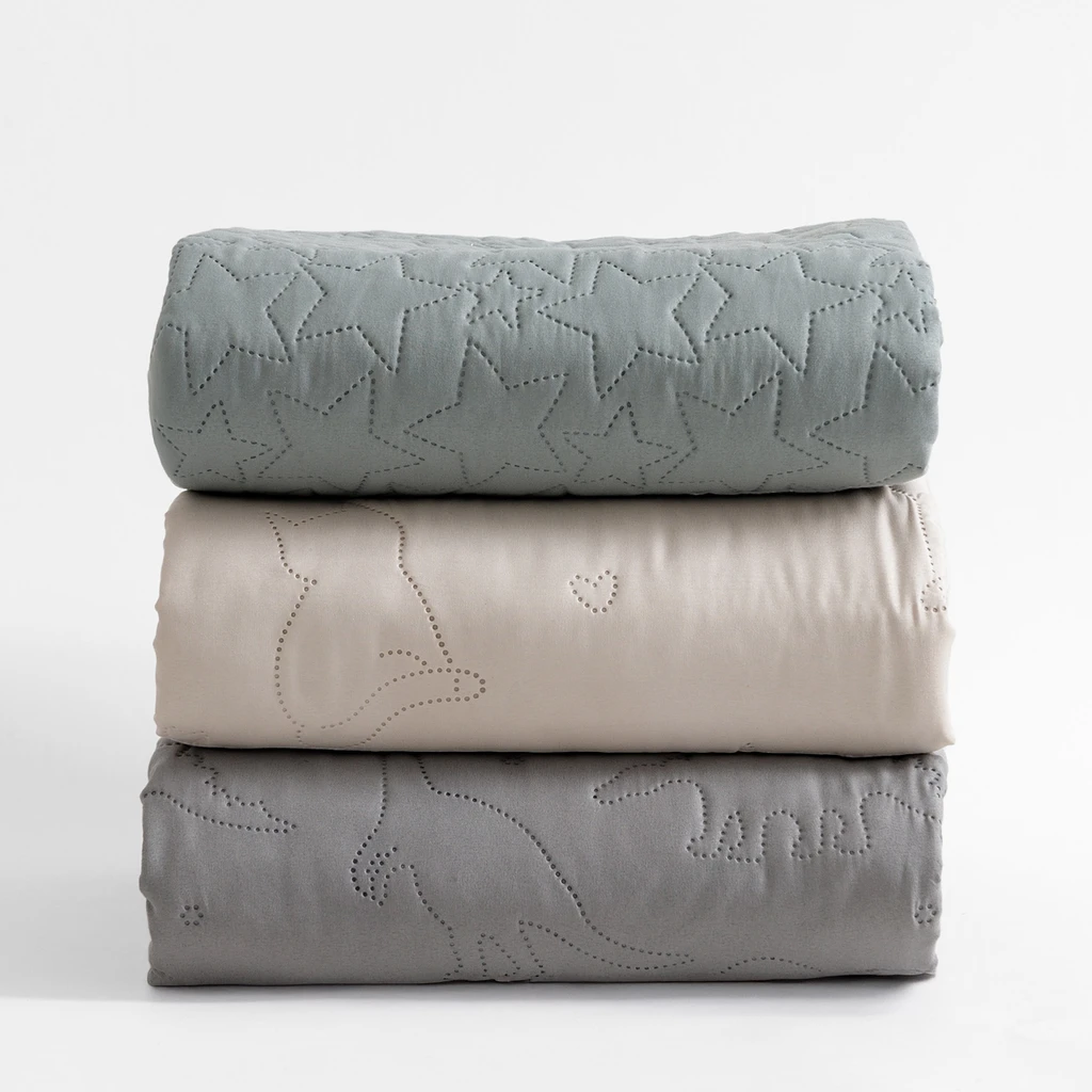 Narzuty na łóżko kolorowe