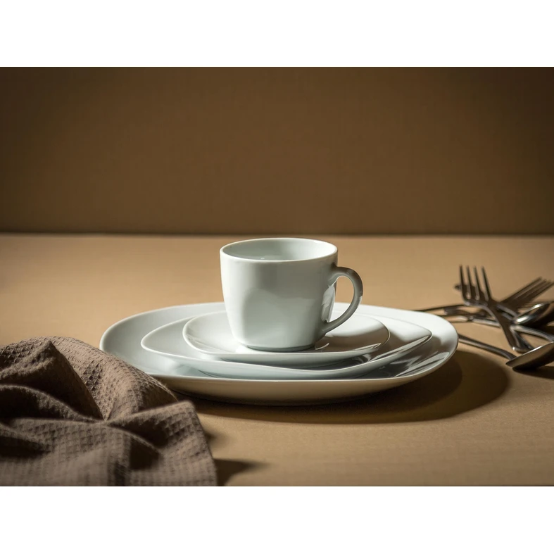 Jedálensky porcelánový tanier QUADRO biely 26,7x25 cm