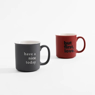 Porcelánový hrnček červený 520 ml