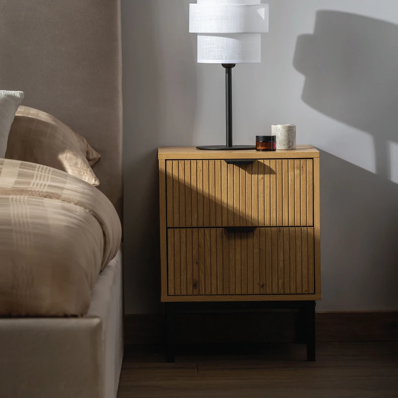 Nočný stolík SALA s ryhovaním