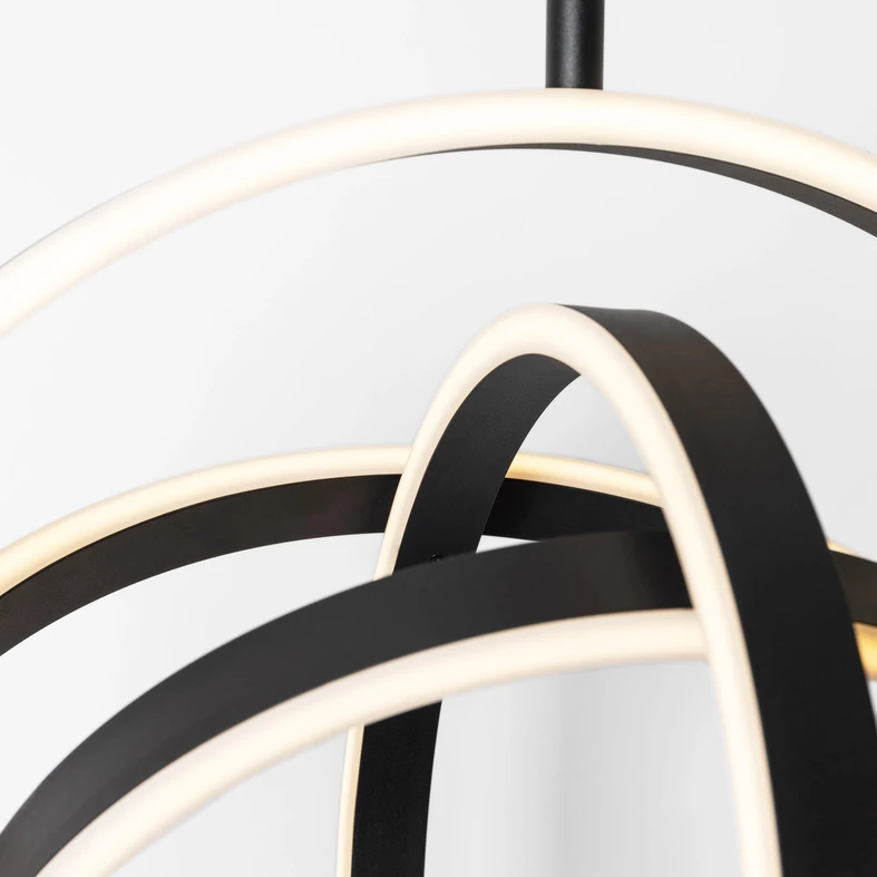 TESS to lampa wisząca o niezwykle ciekawym, wręcz kosmicznym designie.