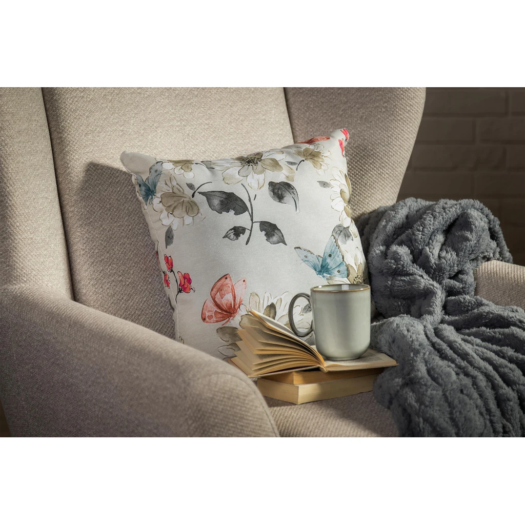 Vankúš SOFIA s motívom motýľov 45x45 cm