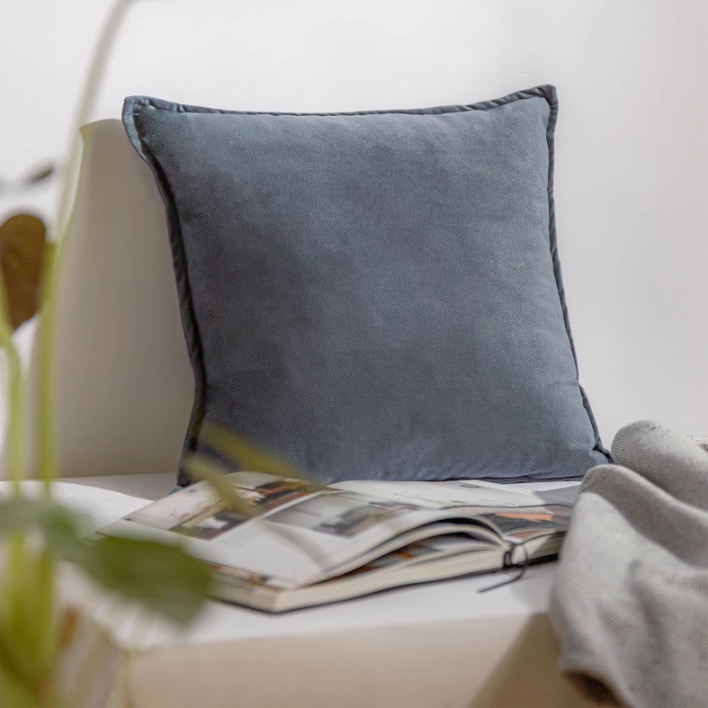 Tmavosivá obliečka na vankúš GIGI 45x45 cm