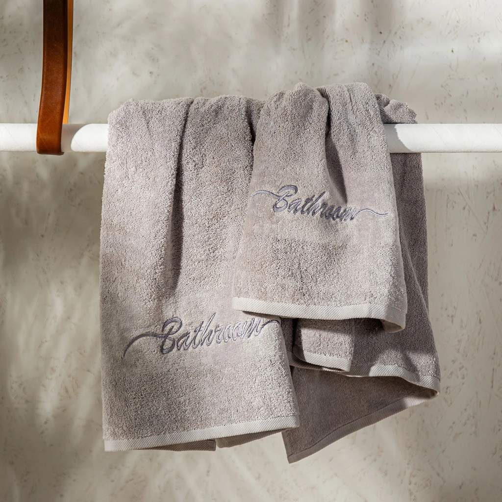 Bavlnený uterák FERRO svetlosivý 70x140 cm