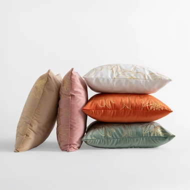 Obliečka na vankúš v ružovej farbe CASILA 45x45 cm