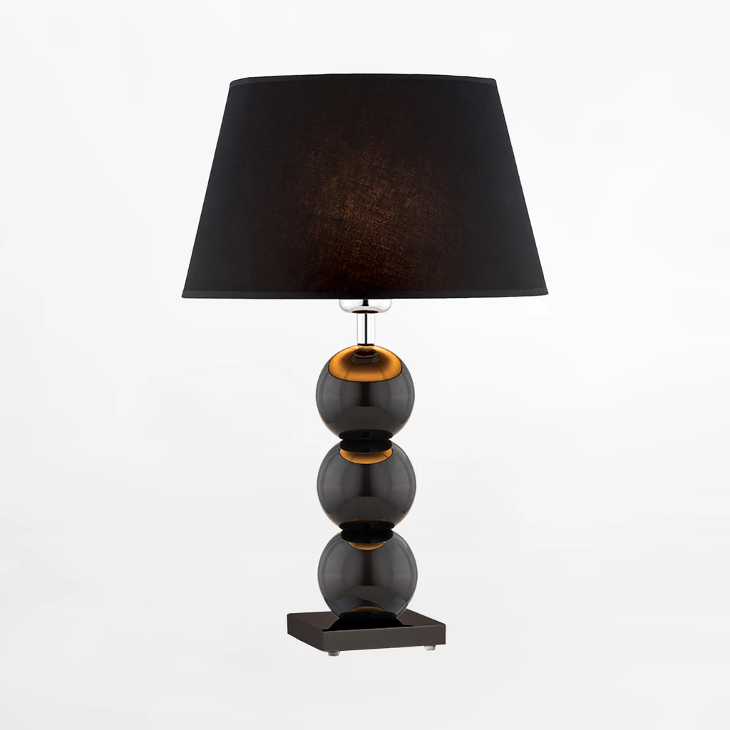 Oprawa modelu stołowego lampy FUDŻI przystosowana jest dla 1 żarówki LED typu E27 o mocy 15W. 