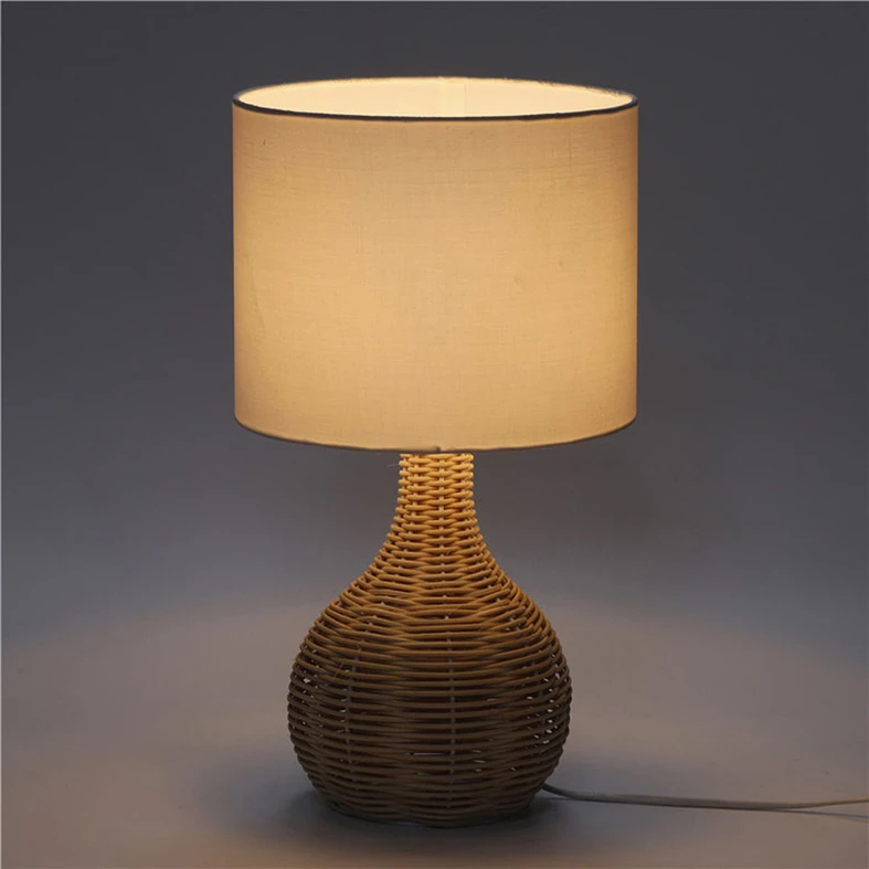 Ratanová stolná lampa BALI