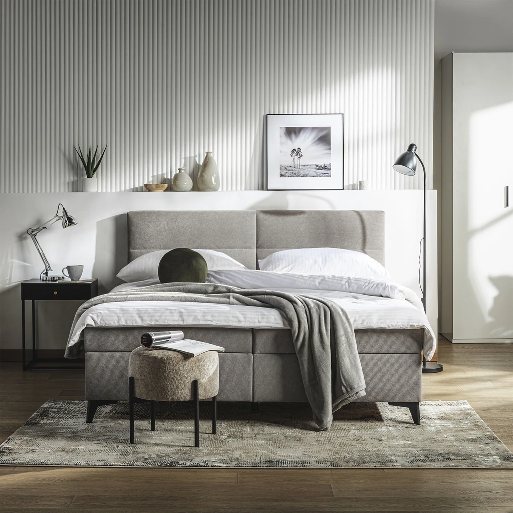 Stojacia lampa v čiernej farbe BOSCA