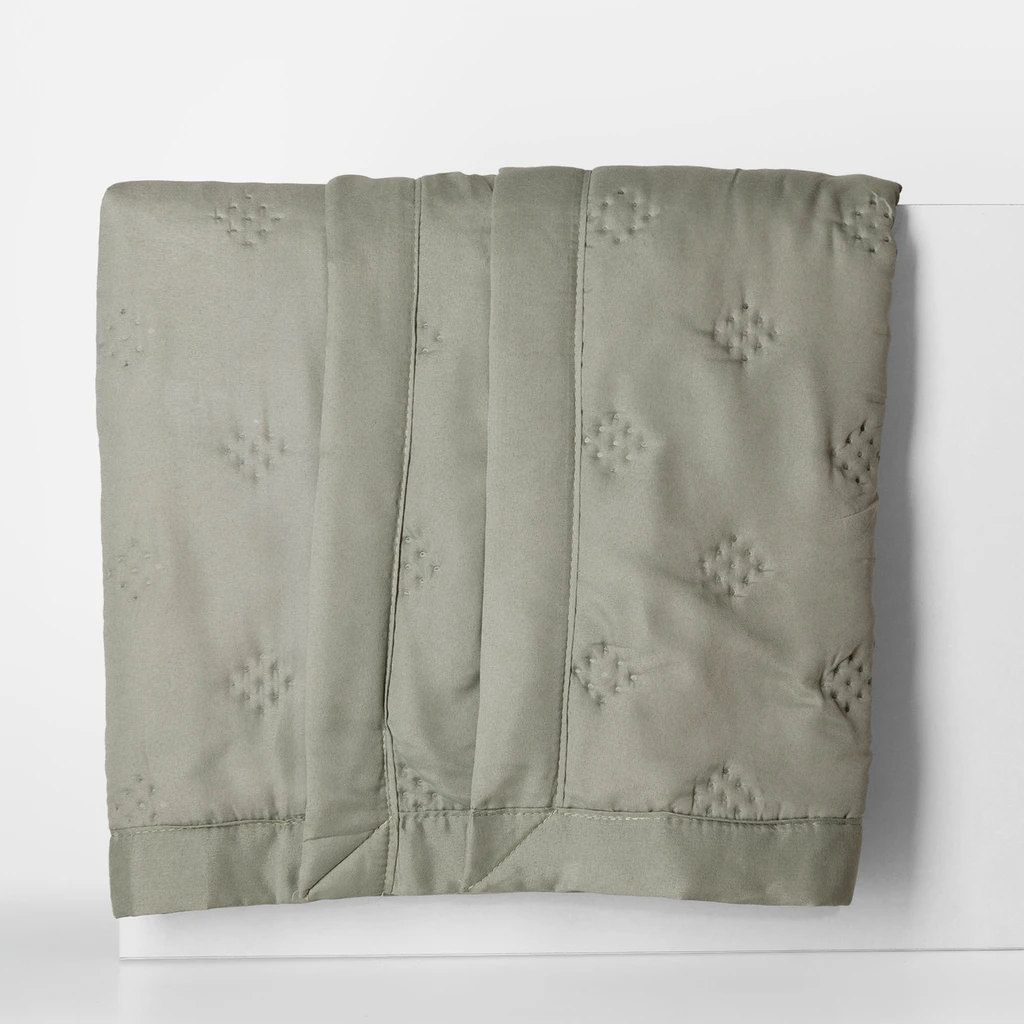 Oliwkowa narzuta na łóżko