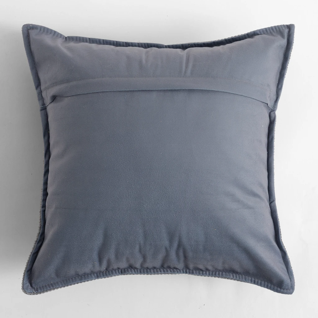 Ciemnoszara poszewka ozdobna z zamkiem