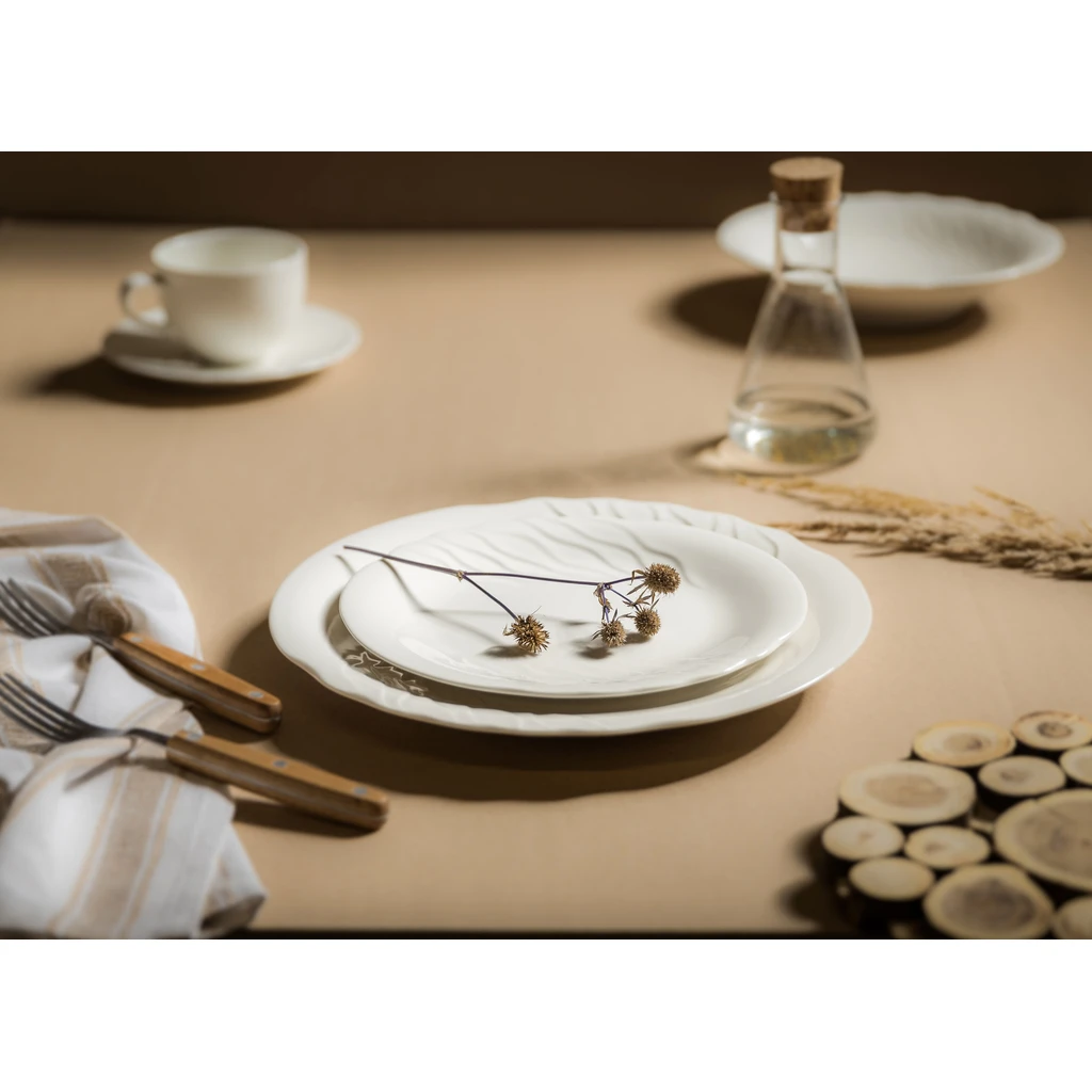 Porcelánový plytký tanier ALOHA 21 cm