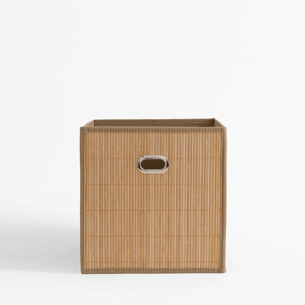 Brązowe pudełko na ubrania i dodatki