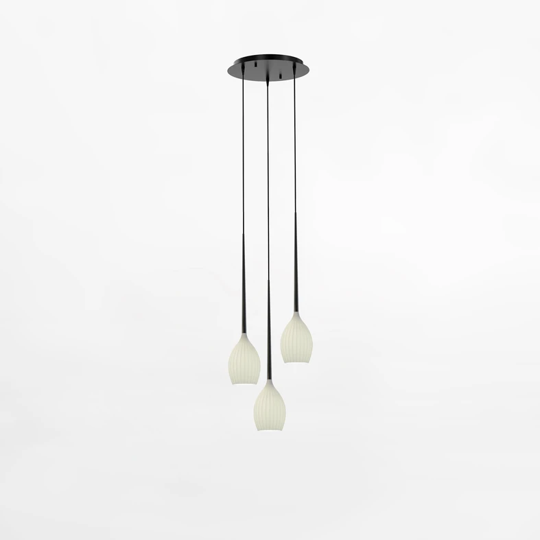 FIORE posiada oprawę przeznaczoną dla 3 żarówek typu E14 o mocy 40W.