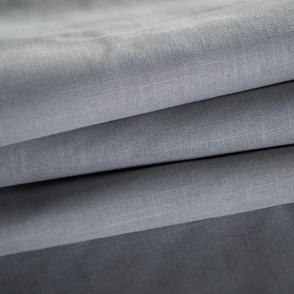 Szary obrus z gładkim wzorem